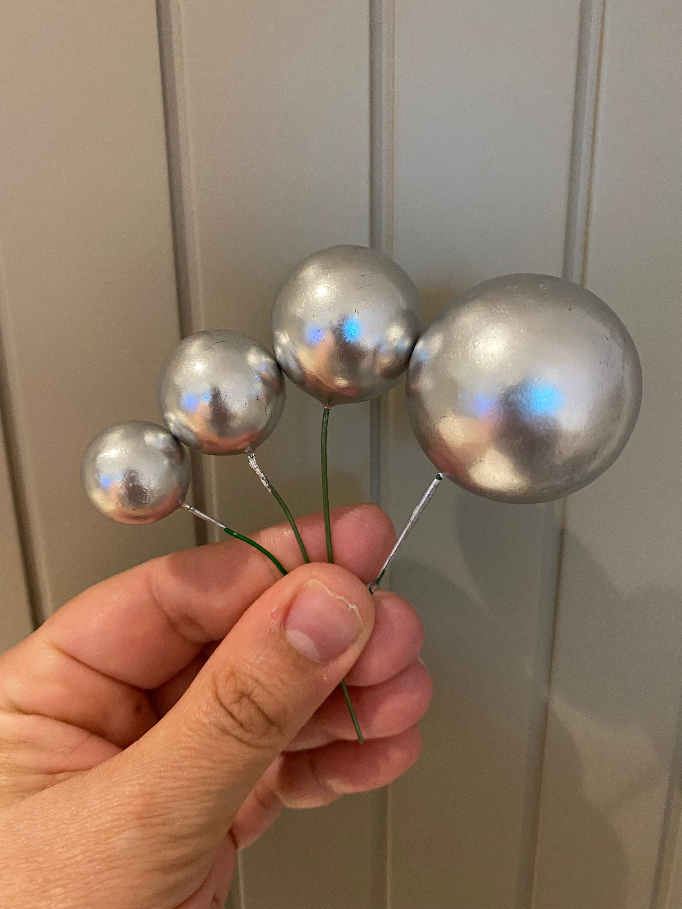 20 Pack Gold and Silver Cake Ball Decorations Various Size and Color