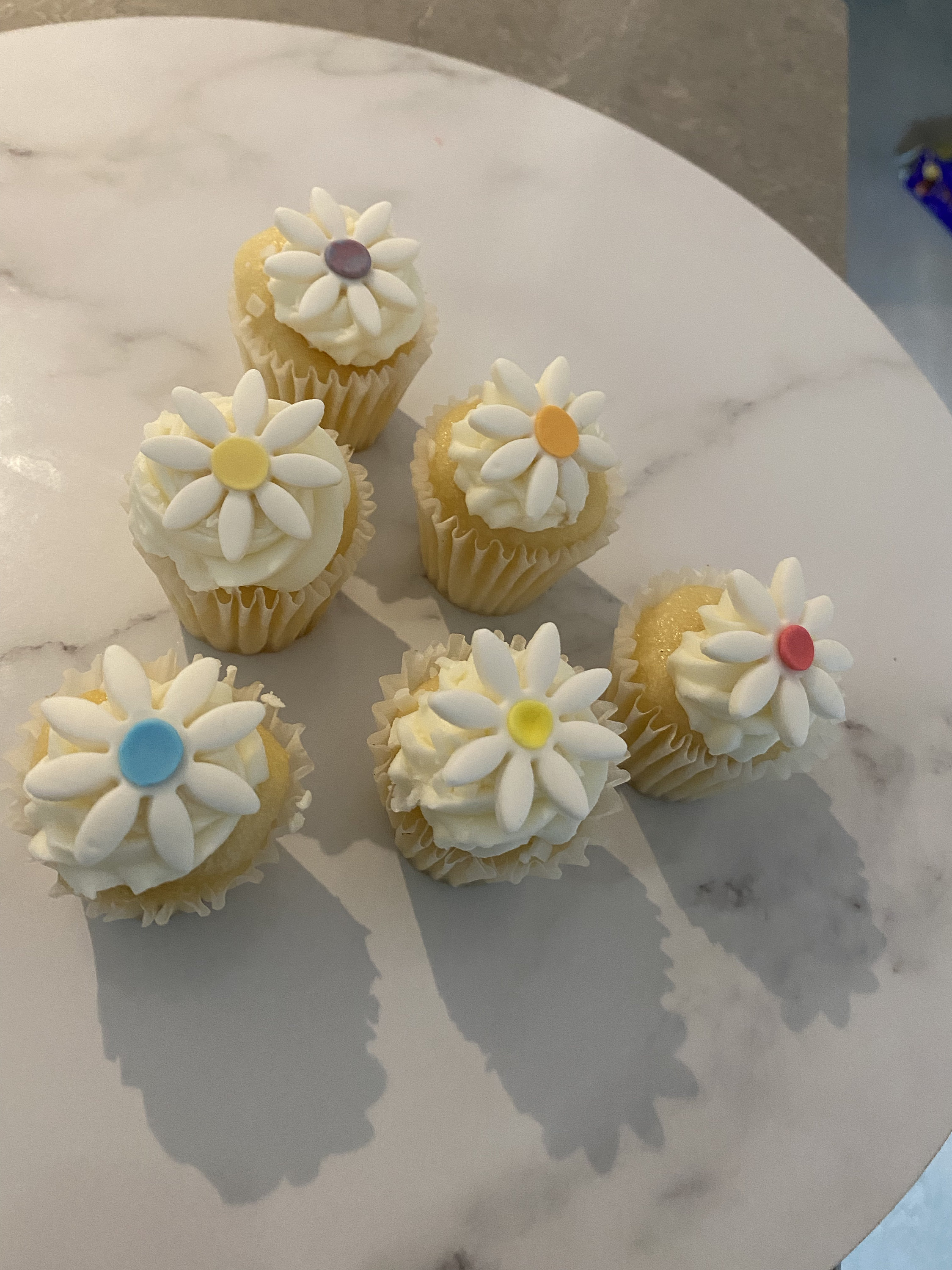 Fondant Daisies 25 Pack of Daisy Cupcake Toppers Daisy Cake Toppers