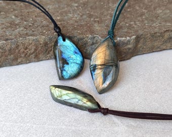 Labradorite Pendant Necklace – Handmade Boho Gemstone Jewelry – Birthstone Fantasy Crystal Gift