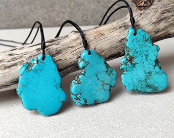 Collar con colgante de cristal turquesa – Joyería bohemia veraniega hecha a mano – Piedra preciosa azul – Regalo de Navidad