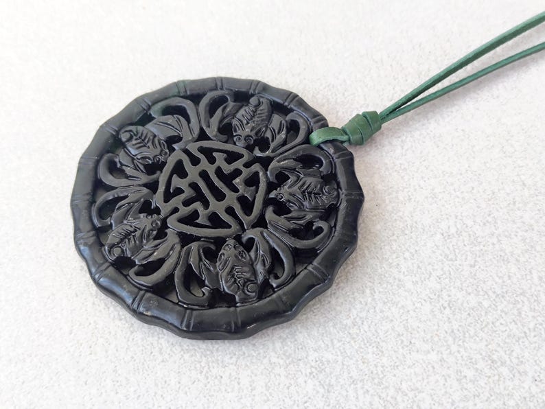 Chinese Feng Shui Amulet Nephrite Jade Pendant Necklace Lucky Green