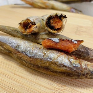 Capelin fish with full roe (eggs)| Food Toppers & Seafood Based | Crunchy |1.8oz/50g