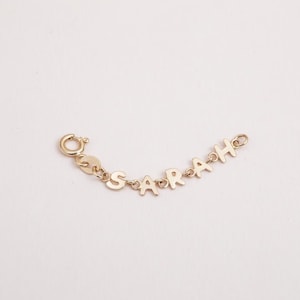 Extensor de nombre pequeño, collar inicial o extensor de pulsera de oro macizo de 14K 18K, etiqueta de nombre lindo extraíble, etiqueta de letra personalizada, regalo para ella