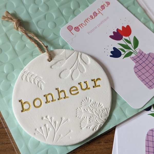 Petit médaillon "Flower power" personnalisable, pour toutes vos occasions !