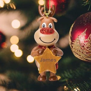 Personalisierte niedliche Rentier-Weihnachtsbaumdekoration mit Namen - Rentierkugel - Weihnachtsverzierung - personalisierter Schmuck