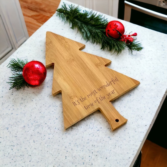 Personalisiertes Weihnachtsbaum Bambus Schneidebrett - Ksebrett - Es ist  die schnste Zeit des Jahres - Weihnachtsgeschenk - Servierbrett - Etsy.de