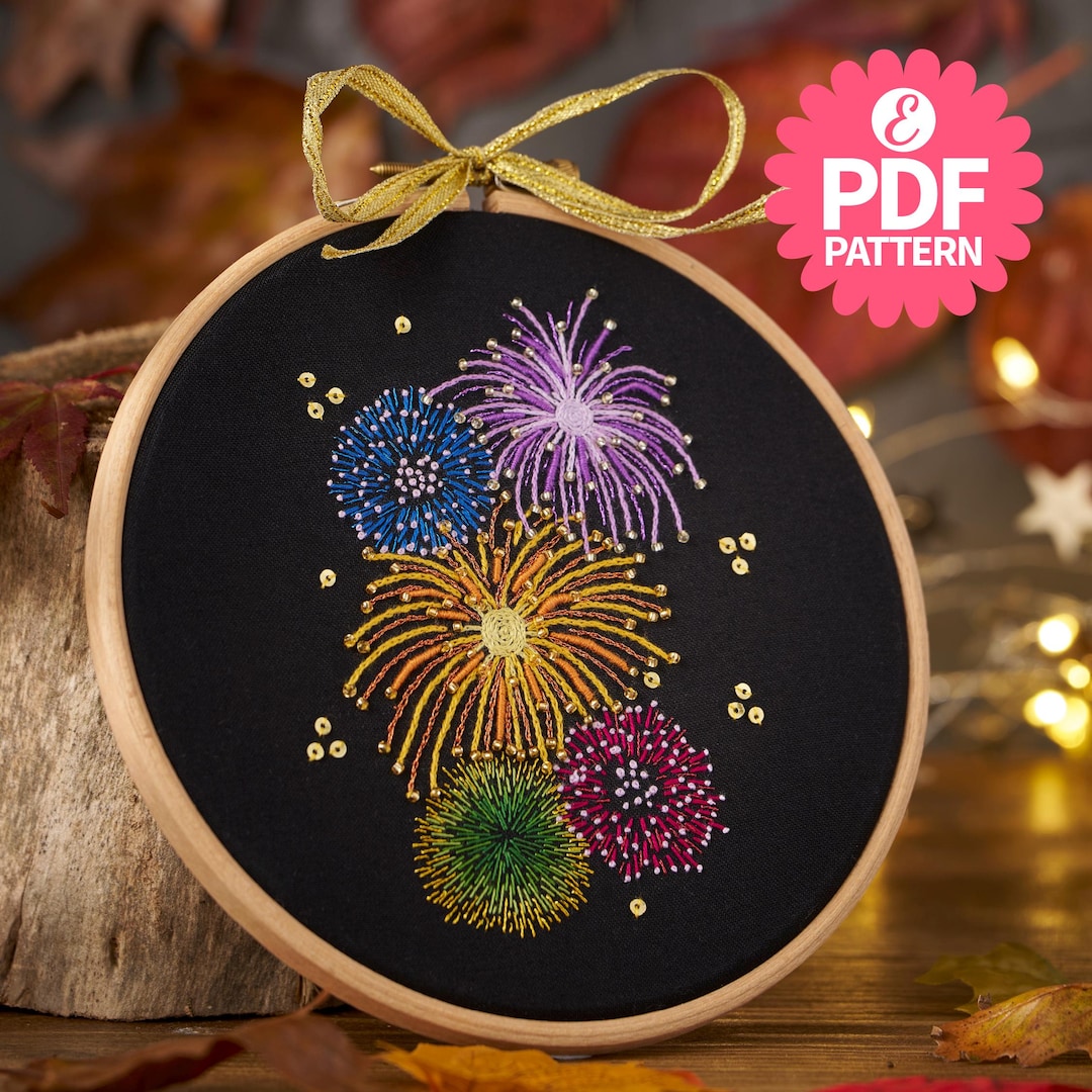 タ*ー様 ハンドメイド刺繍フレーム　夜空いっぱいの花火とニャンズ il_1080xN.7139376269_371p.jpg