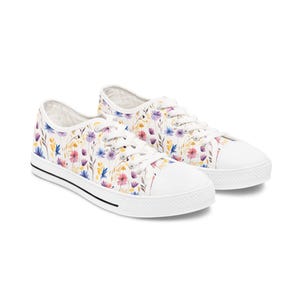 Wildflowers Women&#39;s Low Top Sneakers - Stylish Casual Footwear for Spring, Floral Pattern Sneakers, Comfortable Everyday Shoes