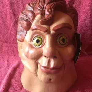 25% Off, Free Shipping! Halloween Goosebumps - SLAPPY THE DUMMY Latex Deluxe Mask Trick or Treat Studios New, Top Seller!