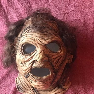 25% Off, Free Shipping! TEXAS CHAINSAW MASSACRE 3D Leatherface Latex Deluxe Mask Trick or Treat Studios New, Top Seller!