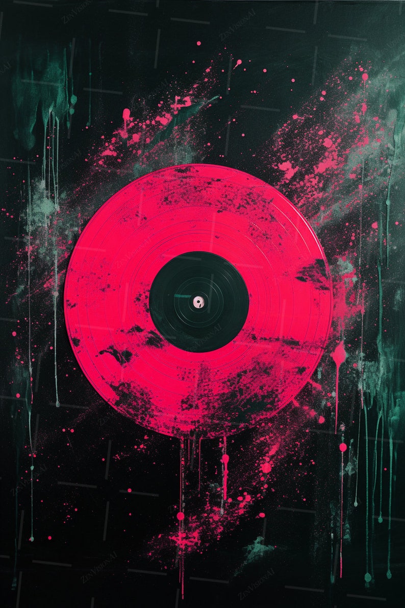 Puede incluir: Un disco de vinilo rosa con una etiqueta central negra sobre un fondo oscuro con salpicaduras de pintura rosa y verde.
