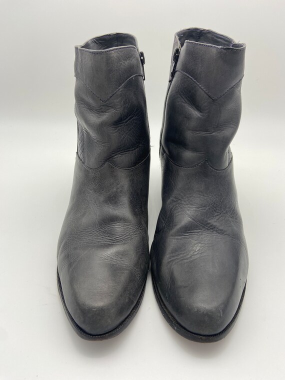 11 D Vintage Gray Beatle Boots - image 3