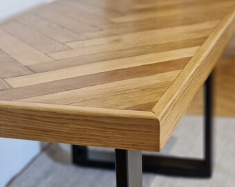 Table basse artisanale en chêne à chevrons - Couchtisch Eiche - Fabriquée à partir de parquet en bois massif rustique de récupération