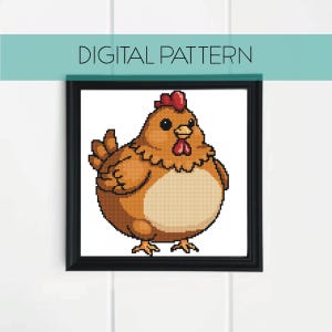 Puede incluir: Un patrón digital enmarcado con un pollo de dibujos animados. El pollo es marrón con una panza beige, cresta y barbilla rojas y ojos negros. Las palabras "DIGITAL PATTERN" están en la parte superior de la imagen.