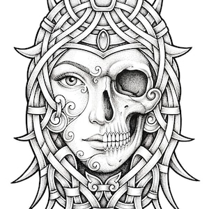 Peut inclure: Une illustration en noir et blanc en pointillés représentant un visage divisé entre une femme humaine et un crâne. La figure porte une coiffe tissée complexe avec des protubérances pointues en forme d'épines et des motifs en filigrane.