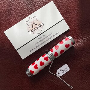 Met de hand gedraaide lippenstift