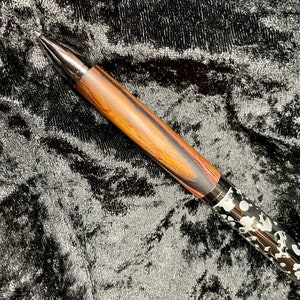 Met de hand gedraaide filigraanpen