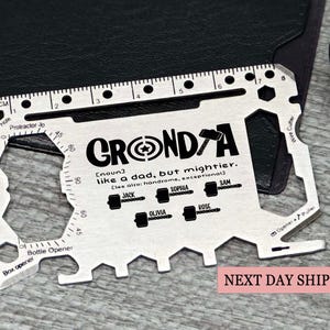 Benutzerdefinierte Gronpap Multitool-Karte, wie ein Vater, aber mächtiger graviertes Brieftaschen-Werkzeug, Geschenk von Kindern, 18-in-1-Edelstahl-EDC-Karte für Superväter