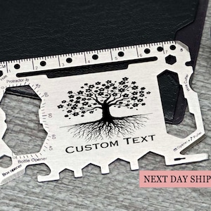 Personalisierte Multitool-Karte, individuell graviertes Baumdesign, Edelstahl-Überlebensbrieftaschen-Werkzeug, einzigartiges Geschenk für ihn, taktisches Taschenwerkzeug