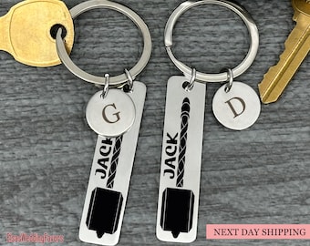 Llavero de martillo personalizado: regalo de superhéroe con nombre personalizado