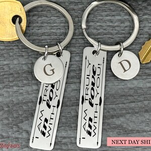 Llavero de amor romántico, regalo de aniversario para parejas, llavero con la frase "Estoy verdaderamente enamorado de ti", llavero de acero inoxidable grabado, regalo para él o para ella
