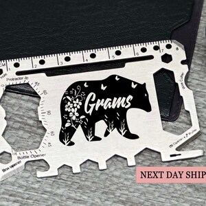Personalisierte Multi-Tool-Karte mit Bärendesign, benutzerdefinierte Gramm Überlebenskarte, Taschen-EDC-Werkzeug mit Flaschenöffner, einzigartiges Geschenk für Großeltern