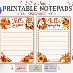 Puede incluir: Dos diseños de blocs de notas imprimibles de 12,7 x 17,8 cm con temas otoñales. Cada hoja incluye líneas horizontales, calabazas naranjas, hojas de otoño y tazas. El texto dice Fall Daily Notes y Good Things Ahead. Se incluye un bolígrafo blanco con puntos negros.