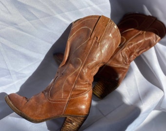 Women’s size 5 1/2 Vintage Cowgirl Boots