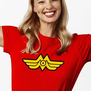 Wonder Mom! Women&#39;s Softstyle Tee