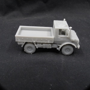 German Unimog 1300L Cargo Truck 1/100 Flames of War Team Yankee