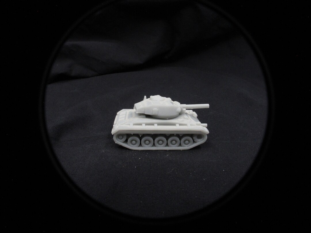 Maquette plastique non peint Meng - Réservoir léger US M24 Chaffee - 14