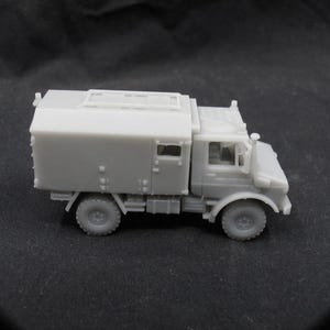 German Unimog 1300L Equipment Truck 1/100 Flames of War Team Yankee