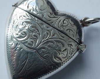 Chased Sterling Silver Love Heart Vesta Case.