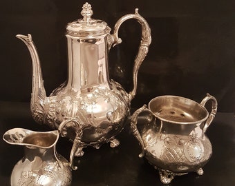 Branson & Andrew Patentees Sheffield 1859 Mid-Victorian versilberte Teekanne und britisches Metall; Versilbert, Zuckerdose und Milchkännchen