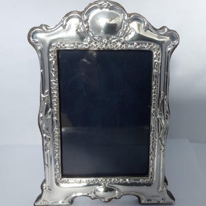 Highfield Frames London Hallmarked Sterling Silver Picture Frame / Photograph Frame - 20.5x15cm.