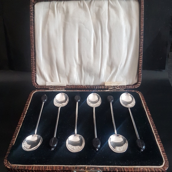 William Suckling 1923 Birmingham Hallmarked Sterling Silver Boxed Set of Six Art Deco Coffee Bean Tea Spoons.