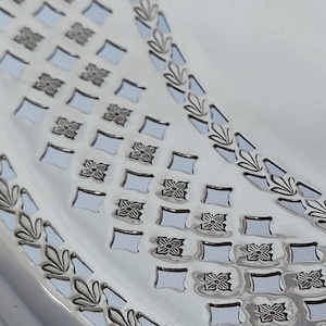 Walker & Hall 51133 Pierced Silver Plated Swing Handle Pedastal Dish, 25cm Diameter - Dated 1931.