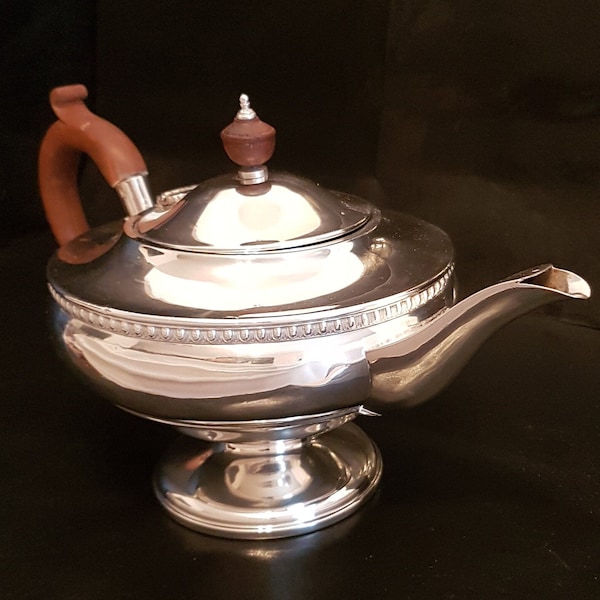 George Bowen 9528, Georgian Silver Plated Art Deco "Aladin Lamp" Style Teapot.