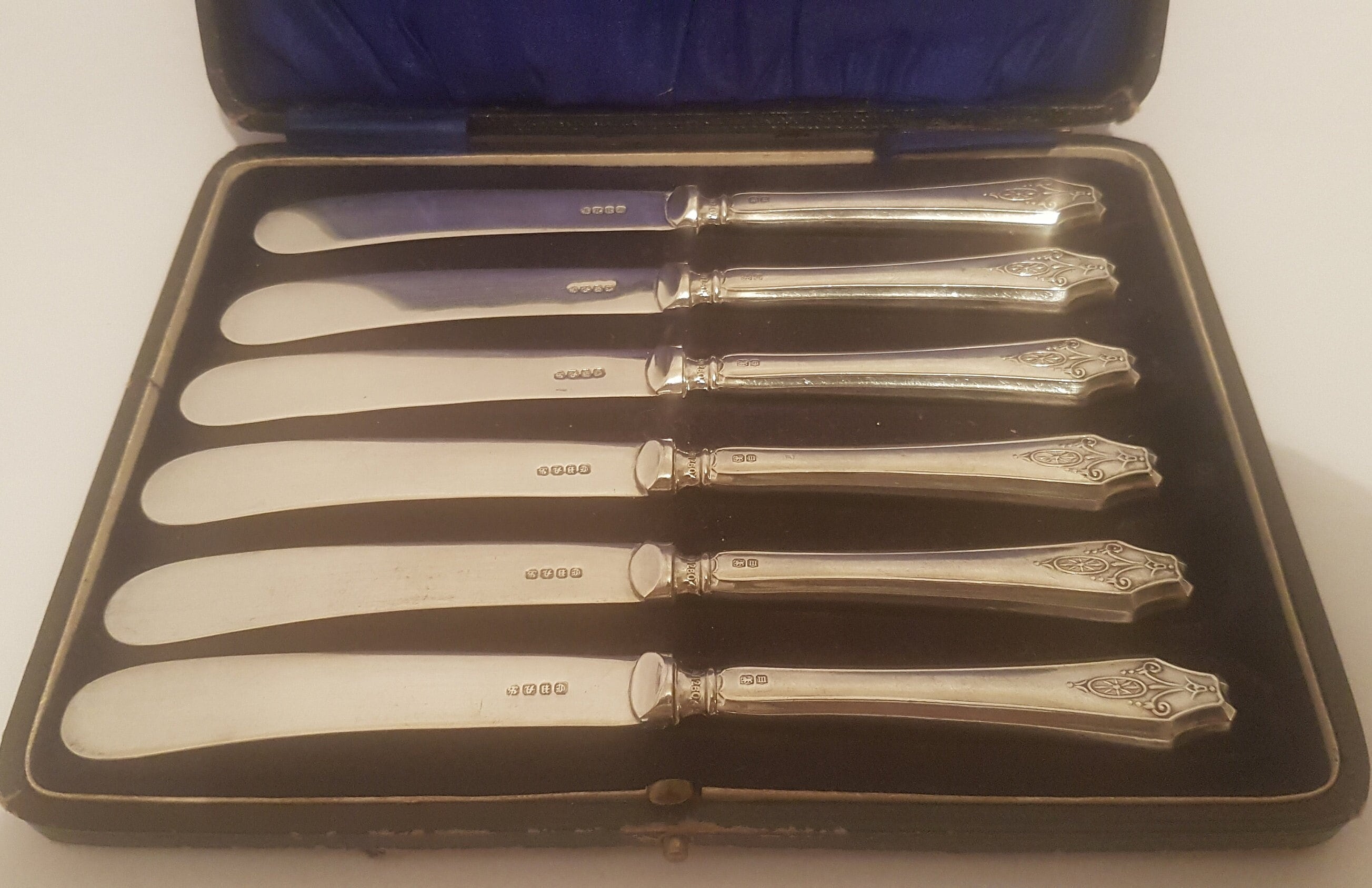 Frank Cobb 1929 Sheffield Hallmarked Sterling Silver Set of Six Silk Lined Boxed Butter