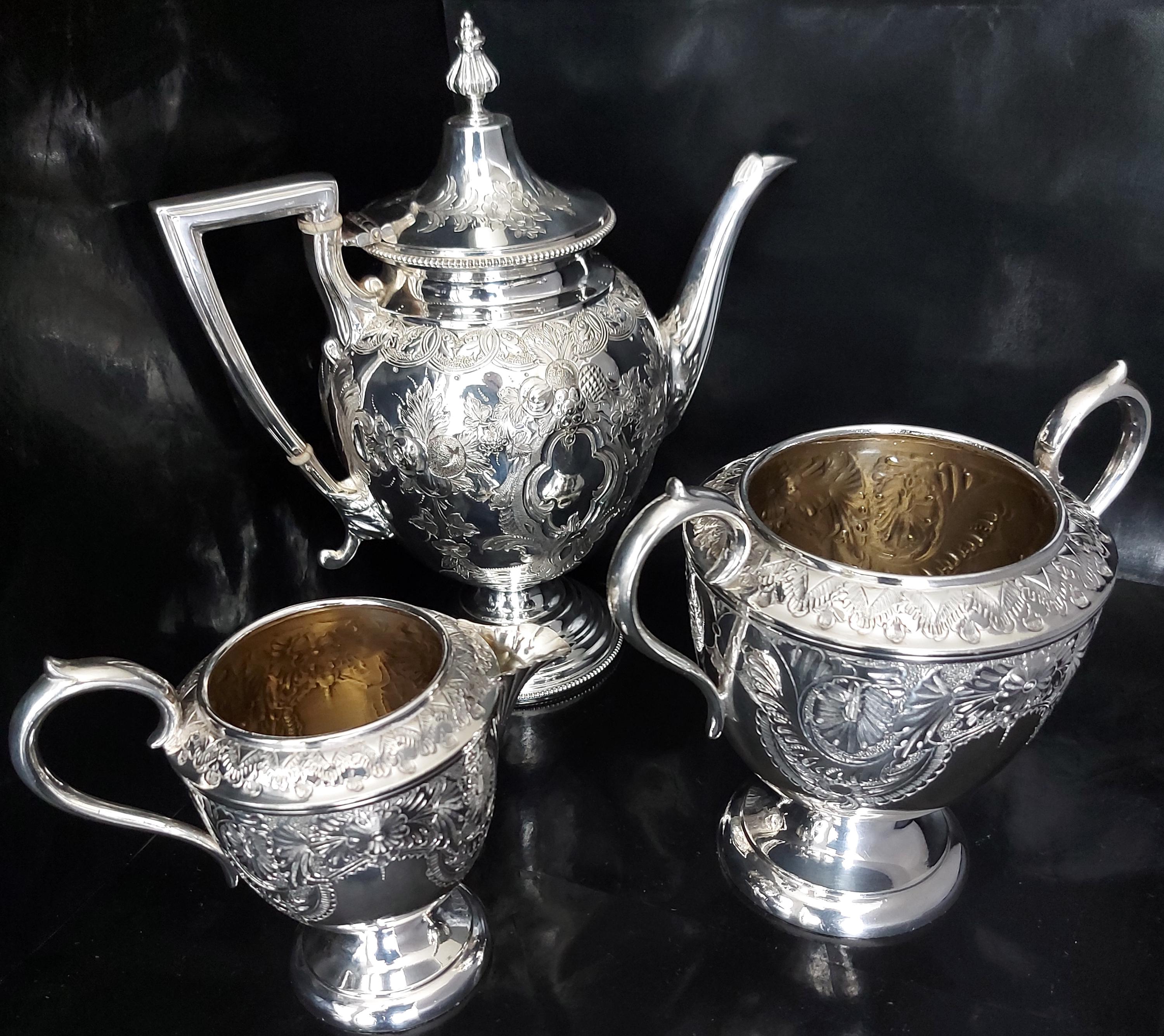 シルバー＆フレミングの銀メッキティーポット、ビクトリア時代の彫金