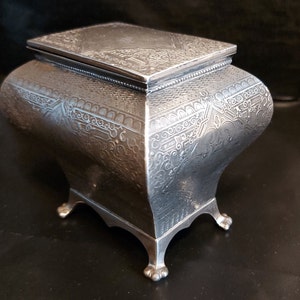 Victorian Bombe Chased Silver Plated Casket Tea Caddy C.1900.