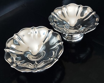A & J Zimmerman 1911 And 1912 Birmingham Hallmarked Sterling Silver Matched Pair Of Pedestal Dishes / Tazza&#39;s.