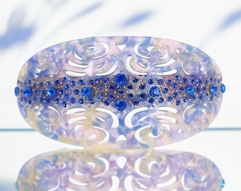 Make a Statement with Our Trendy Hair Clip and Strass Oval Barrette