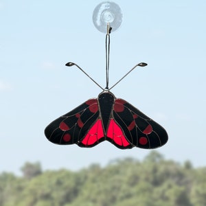 Sonnenfänger Schmetterling, Glasmalerei, Fensterschmuck, Muttertagsgeschenk, Geschenk für Mama, handgemachtes Wohndekor, moderne Kunst