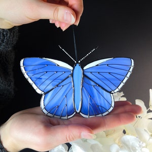Blauer Schmetterling Suncatcher, Glasmalerei, Fensterbehang, Geschenk für Mama, einzigartiges Muttertagsgeschenk, handgemachtes Wohndekor