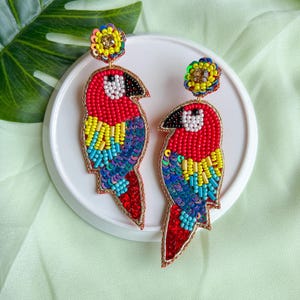 Handmade Beaded Parrot Bird Earrings, Colorful Tropical Statement Jewelry, Perfect for Beachwear, Thoughtful handmade Gift for Her
