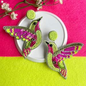 Handmade Beaded Humming Bird Earrings, Colorful Tropical Statement Jewelry, Perfect for Beachwear, Thoughtful handmade Gift for Her