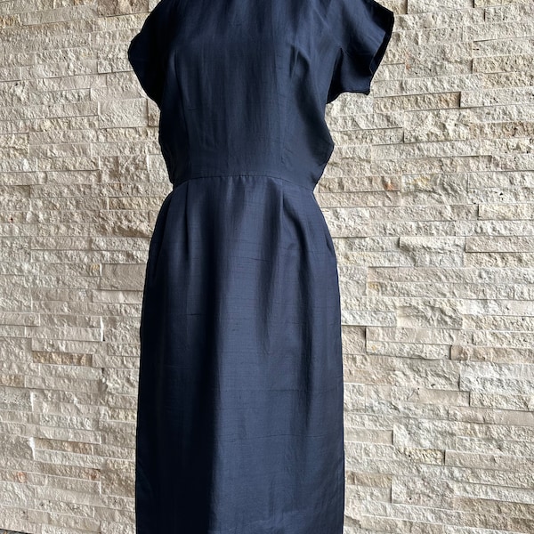 Elegant Navy Blue 1950's Vintage House Dress - Knee-Length, Cropped Sleeves - Retro Chic