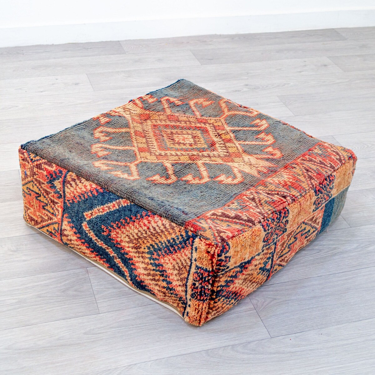 Vintage Moroccan Pouf (Set of One, Style 2)