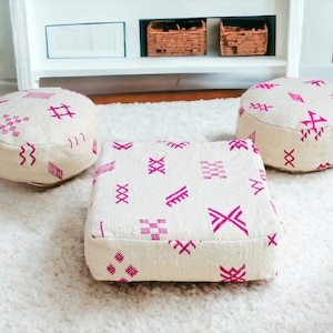 Trio von Berber Poufs aus marokkanischer Wolle: Handgemachte Kilim Boden Sitzgelegenheit